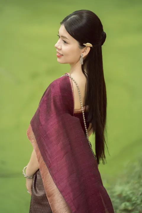 កូនក្រមុំ · The bride